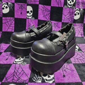 🕸 SOLD // Demonia Bear 23 🕸